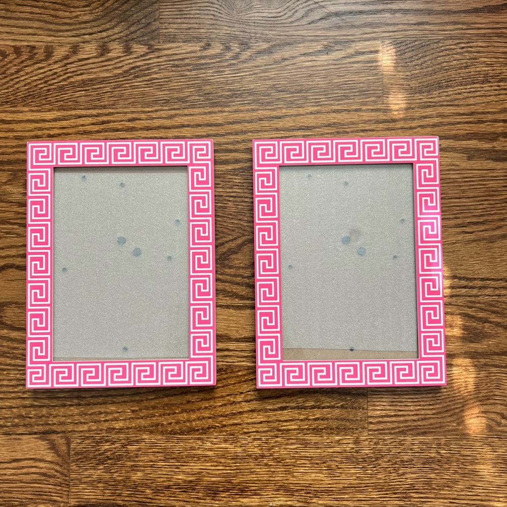Pink pattern frames